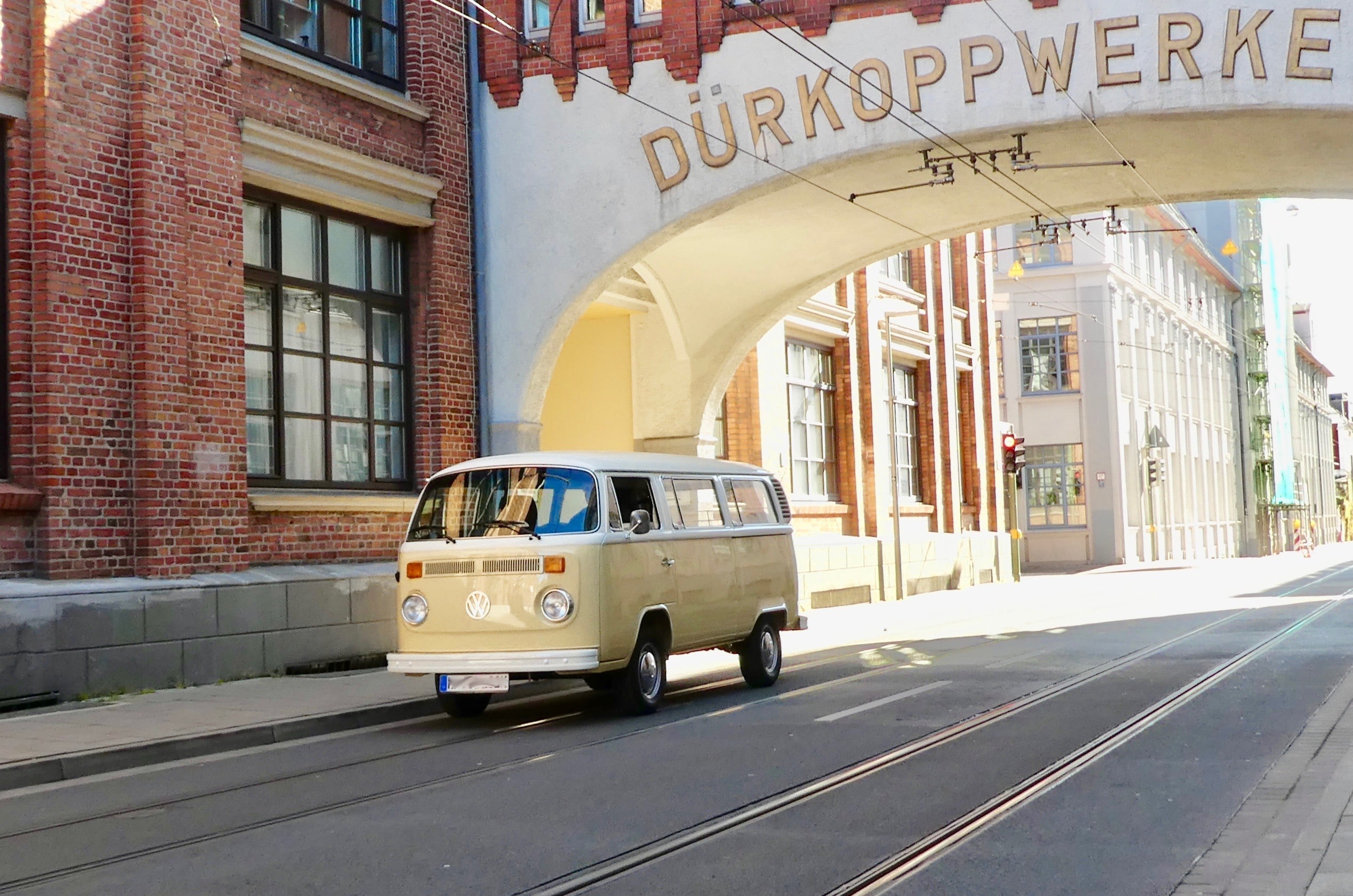 Der VW T2 Bulli in Beige